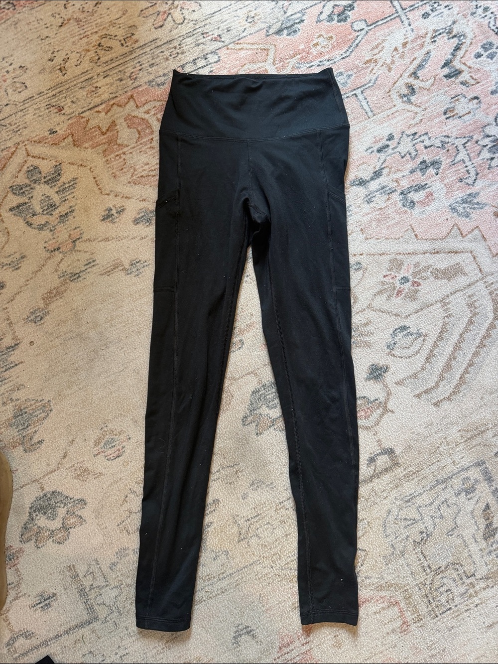 Black High-Waist Performance Leggings With Side Pockets
